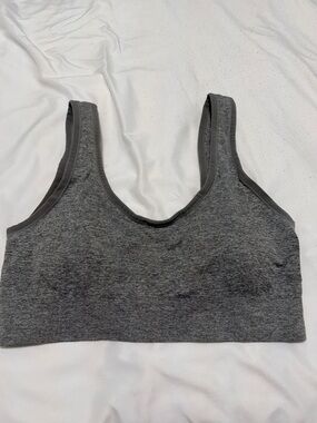 •womens grey shein size large sports bra 
•only selling for $5🩶